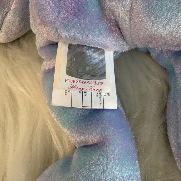 Ty Issy Hong Kong Four Seasons Hotel Pastel Blue Bear Plush Toy - Picture 4 of 7